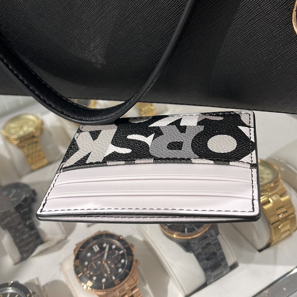 MICHAEL KORS MENS
Cooper Graphic Logo Tall Card Case
36S3LCOD2U
Black Multi NWT - Picture 14 of 16